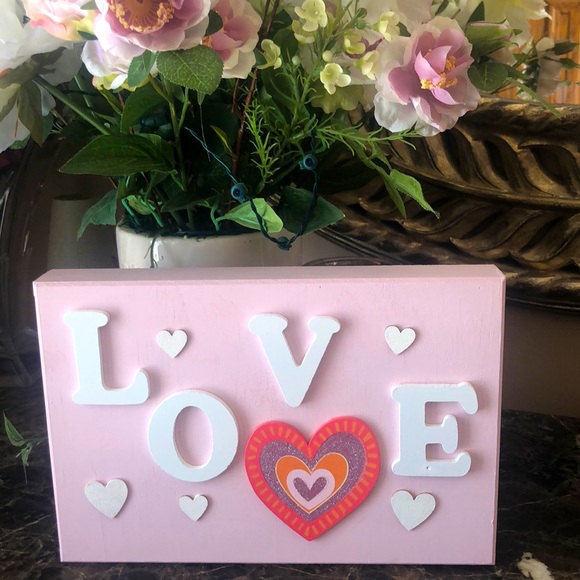 π₯3/$20Hand crafted decorative sign.Pretty in pink